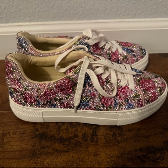 Betsy Johnson Sidney Floral Sneaker - Picture 7 of 8